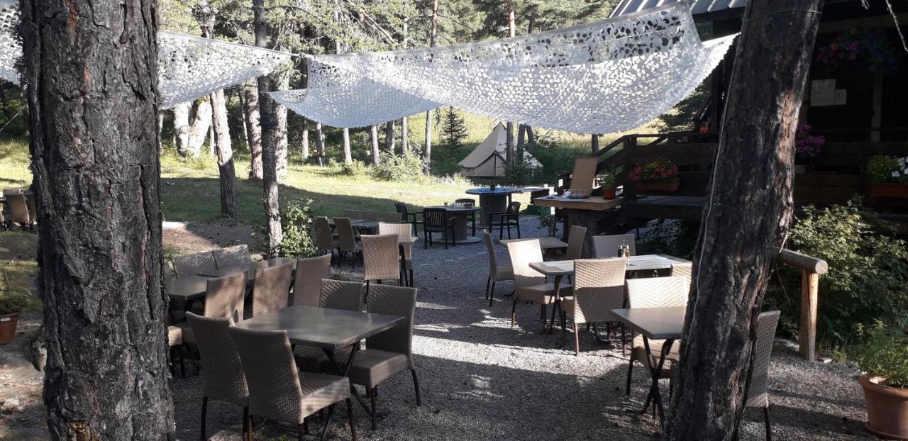 Les Pinees Hotel Chateauroux-les-Alpes Kültér fotó